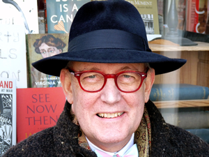 GeoffreyWansell outside bookshop